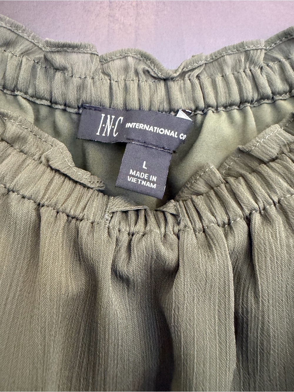 Women’s Olive Green Peasant Blouse with Smocked Waist Size Large - Picture 5 of 6